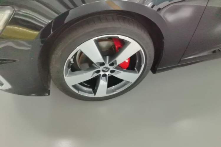 Used Audi A6L 2023 45 TFSI quattro Prestige Dynamic Edition Left Front Wheel Hub