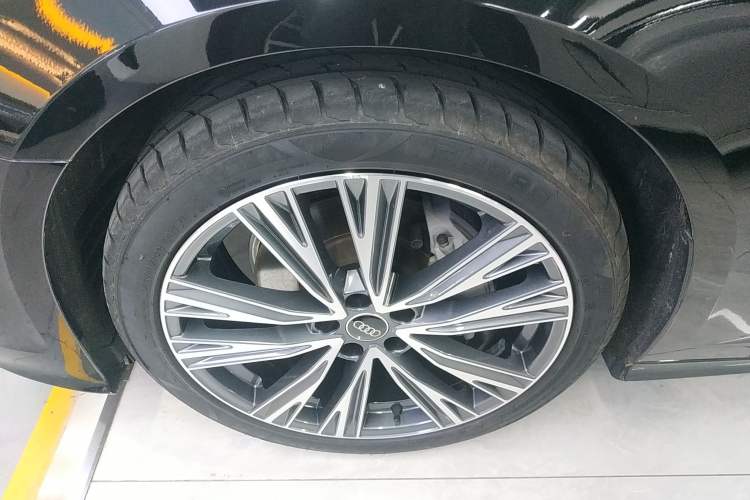 Used Audi A6L 2023 45 TFSI Prestige Dynamic Edition Left Front Wheel Hub