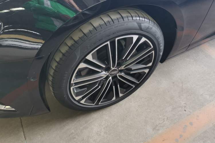 Used Audi A6L 2023 45 TFSI quattro Prestige Elegant Edition Left Front Wheel Hub