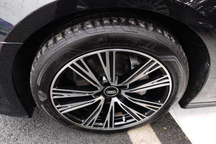 Used Audi A6L 2023 45 TFSI Prestige Dynamic Edition Left Front Wheel Hub