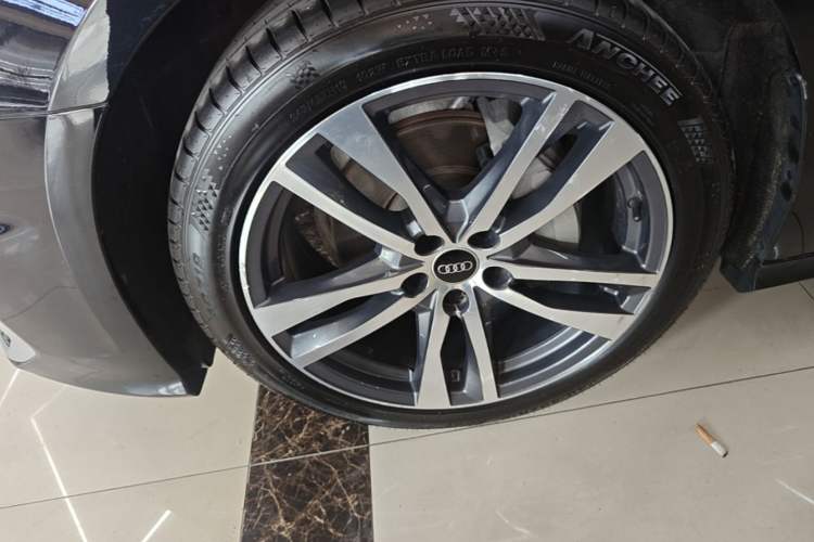 Used Audi A6L 2023 Revised 40 TFSI Luxury Dynamic Edition Left Front Wheel Hub