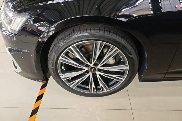 Used Audi A6L 2023 45 TFSI Prestige Dynamic Edition Left Front Wheel Hub