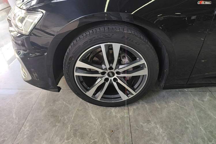 Used Audi A6L 2023 Revised 40 TFSI Luxury Dynamic Edition Left Front Wheel Hub
