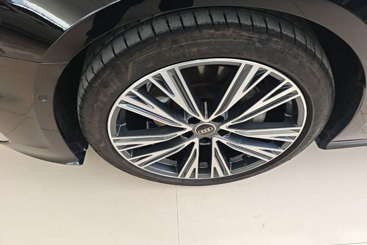 Used Audi A6L 2023 Revised 45 TFSI Prestige Dynamic Edition Left Front Wheel Hub