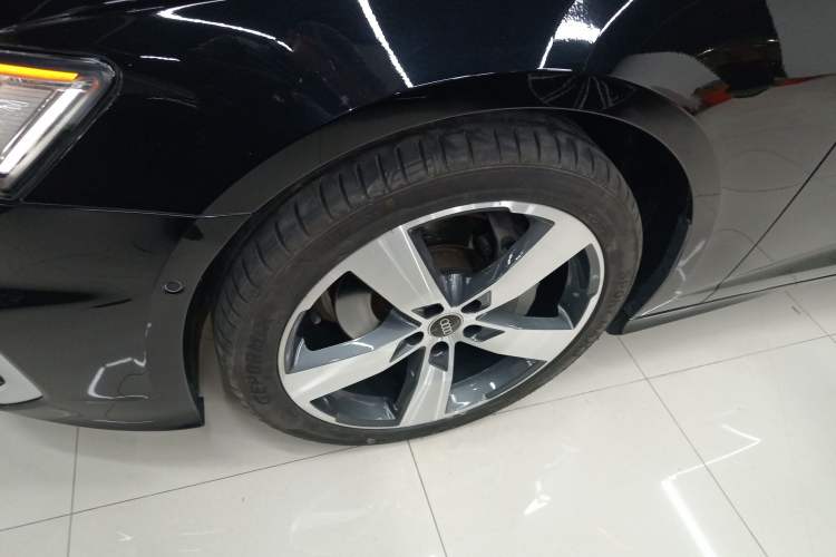 Used Audi A6L 2023 45 TFSI quattro Prestige Dynamic Edition Left Front Wheel Hub