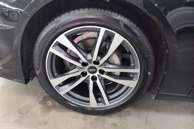 Used Audi A6L 2023 Revised 40 TFSI Luxury Dynamic Edition Left Front Wheel Hub