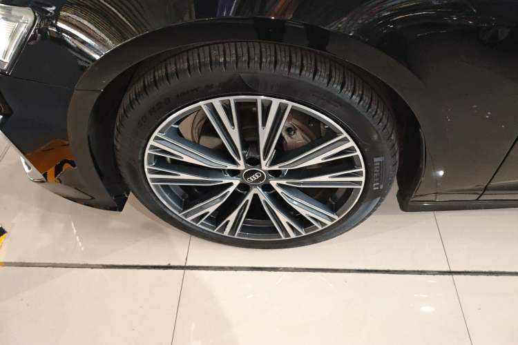 Used Audi A6L 2023 Revised 40 TFSI Luxury Dynamic Edition Left Front Wheel Hub