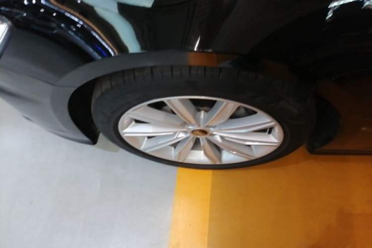 Used Audi A6L 2023 45 TFSI Prestige Dynamic Edition Left Front Wheel Hub