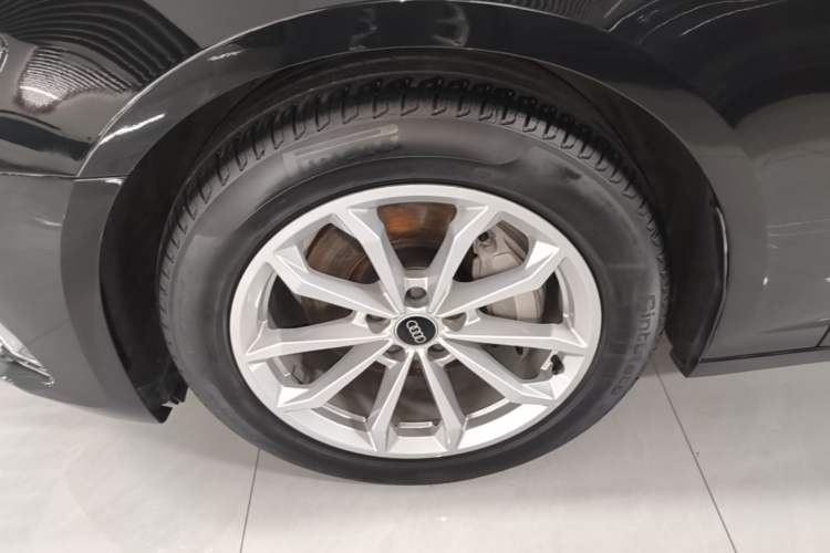 Used Audi A6L 2023 40 TFSI Luxury Prestige Edition Left Front Wheel Hub