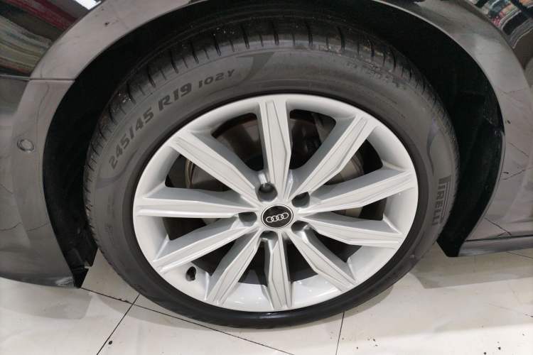 Used Audi A6L 2023 Revised 45 TFSI Prestige Dynamic Edition Left Front Wheel Hub