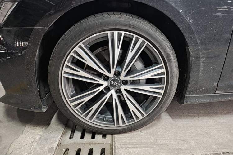 Used Audi A6L 2023 45 TFSI Prestige Dynamic Edition Left Front Wheel Hub