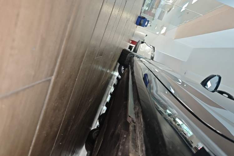 Used Audi A6L 2023 Revised 40 TFSI Luxury Dynamic Edition Left Side Sill