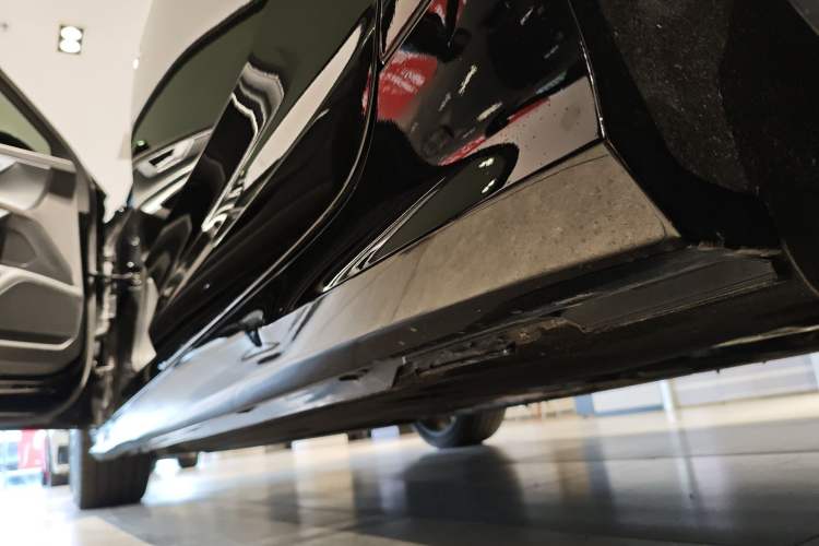 Used Audi A6L 2023 45 TFSI Prestige Dynamic Edition Left Side Sill