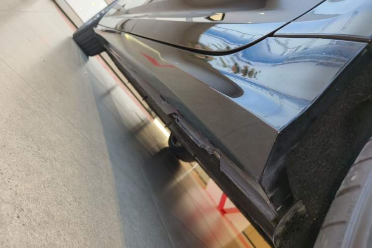 Used Audi A6L 2023 Revised 40 TFSI Luxury Dynamic Edition Left Side Sill