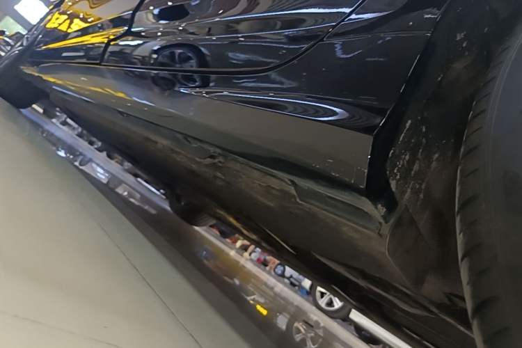 Used Audi A6L 2023 40 TFSI Luxury Dynamic Model Left Side Sill