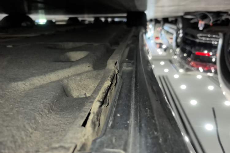 Used Audi A6L 2023 Revised 40 TFSI Luxury Dynamic Edition Left Side Sill