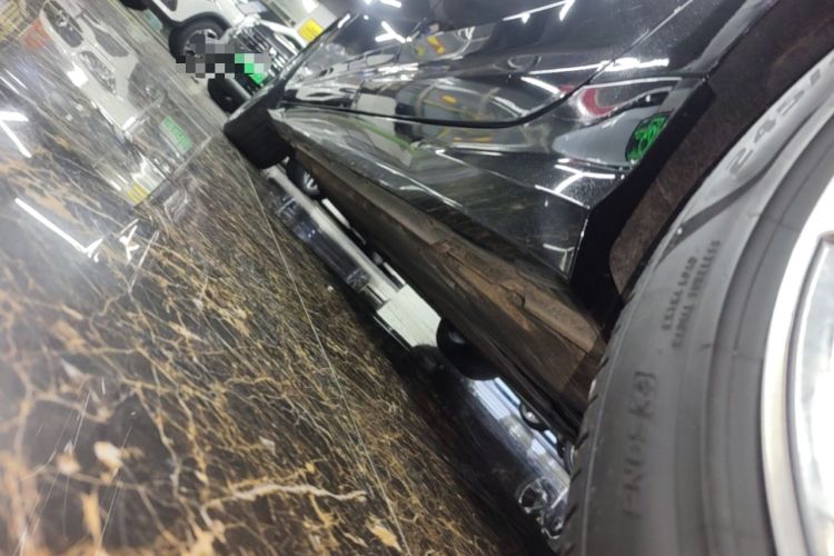 Used Audi A6L 2023 Revised 40 TFSI Luxury Dynamic Edition Left Side Sill
