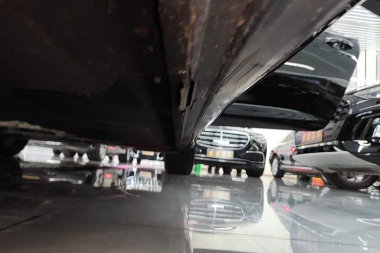 Used Audi A6L 2023 40 TFSI Luxury Dynamic Model Left Side Sill