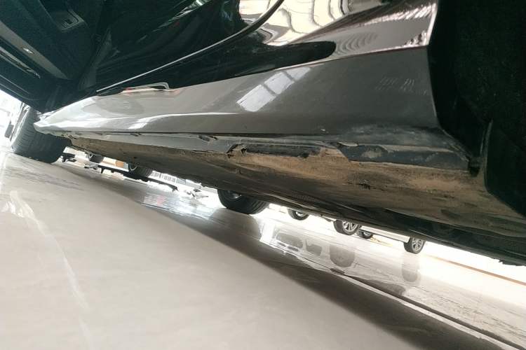 Used Audi A6L 2023 Revised 40 TFSI Luxury Dynamic Edition Left Side Sill