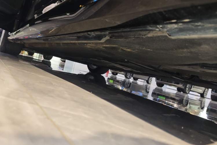 Used Audi A6L 2023 Revised 45 TFSI Prestige Dynamic Edition Left Side Sill
