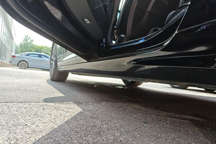 Used Audi A6L 2023 Revised Edition 45 TFSI quattro Prestige Dynamic Version Left Side Sill