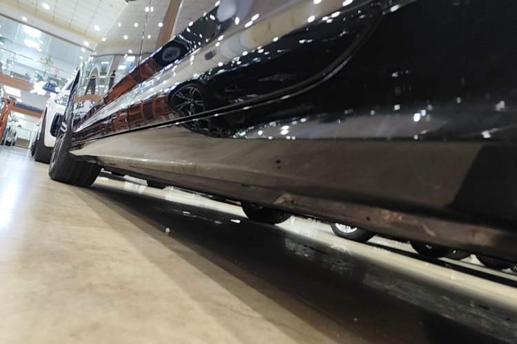 Used Audi A6L 2023 40 TFSI Luxury Dynamic Model Left Side Sill
