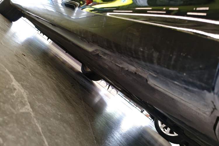 Used Audi A6L 2023 40 TFSI Luxury Dynamic Model Left Side Sill