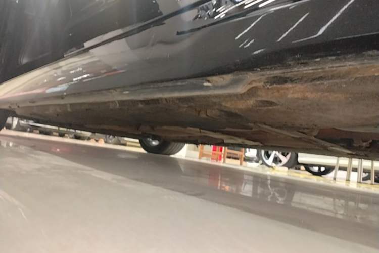 Used Audi A6L 2023 Revised 40 TFSI Luxury Dynamic Edition Left Side Sill