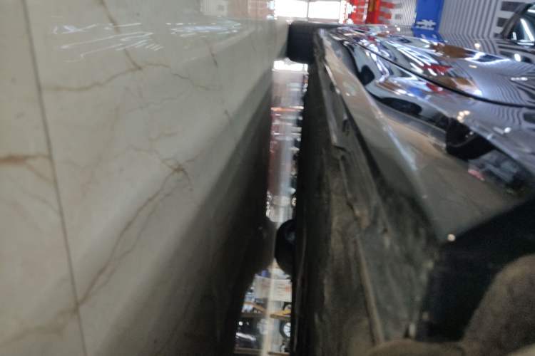 Used Audi A6L 2023 Revised 45 TFSI Prestige Dynamic Edition Left Side Sill