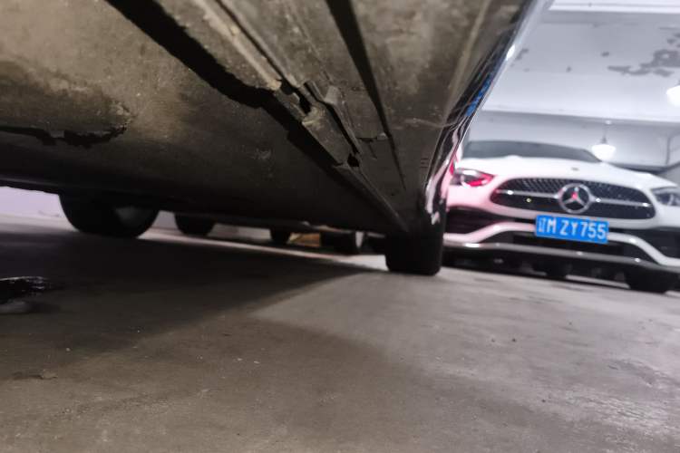Used Audi A6L 2023 Revised 45 TFSI Prestige Dynamic Edition Left Side Sill