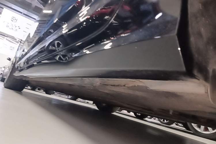 Used Audi A6L 2023 Revised 45 TFSI Prestige Dynamic Edition Left Side Sill