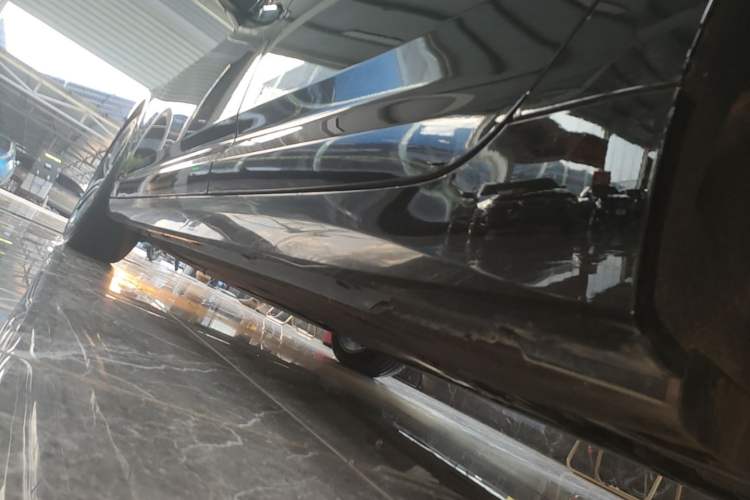 Used Audi A6L 2023 Revised 40 TFSI Luxury Prestige Edition Left Side Sill