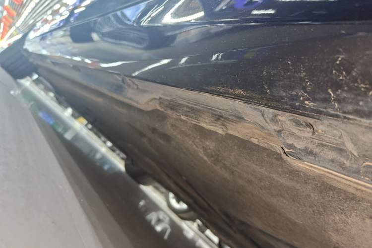 Used Audi A6L 2023 Revised 45 TFSI Prestige Elegant Edition Left Side Sill