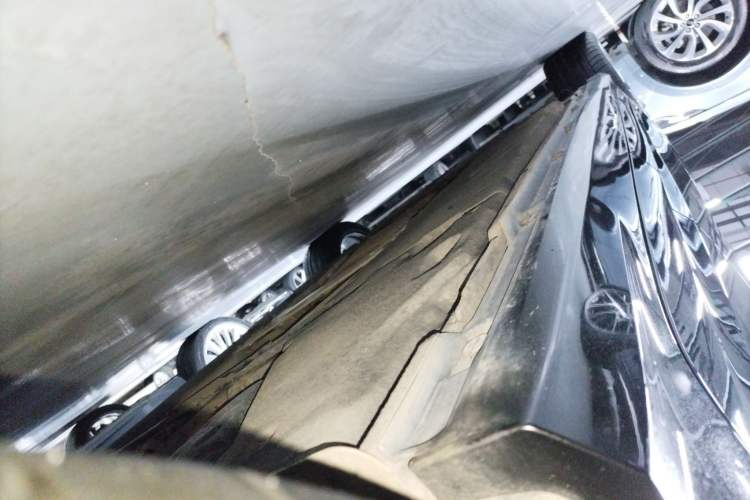 Used Audi A6L 2023 40 TFSI Luxury Dynamic Model Left Side Sill
