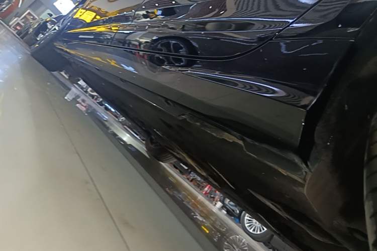 Used Audi A6L 2023 40 TFSI Luxury Dynamic Model Left Side Sill