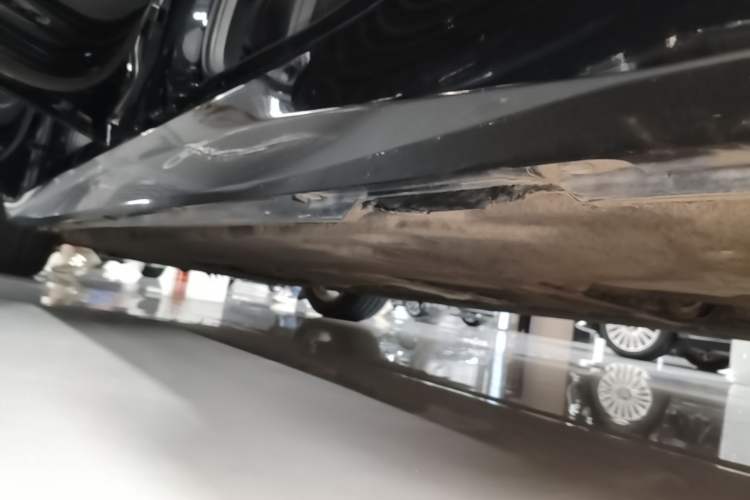Used Audi A6L 2023 40 TFSI Luxury Prestige Edition Left Side Sill