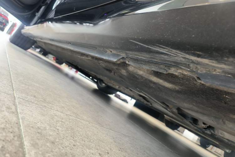 Used Audi A6L 2023 Revised 45 TFSI Prestige Dynamic Edition Left Side Sill