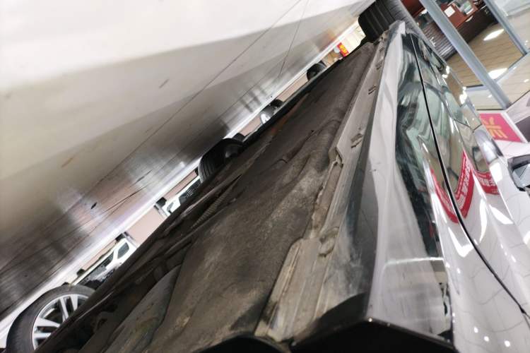 Used Audi A6L 2023 Revised 45 TFSI Prestige Dynamic Edition Left Side Sill