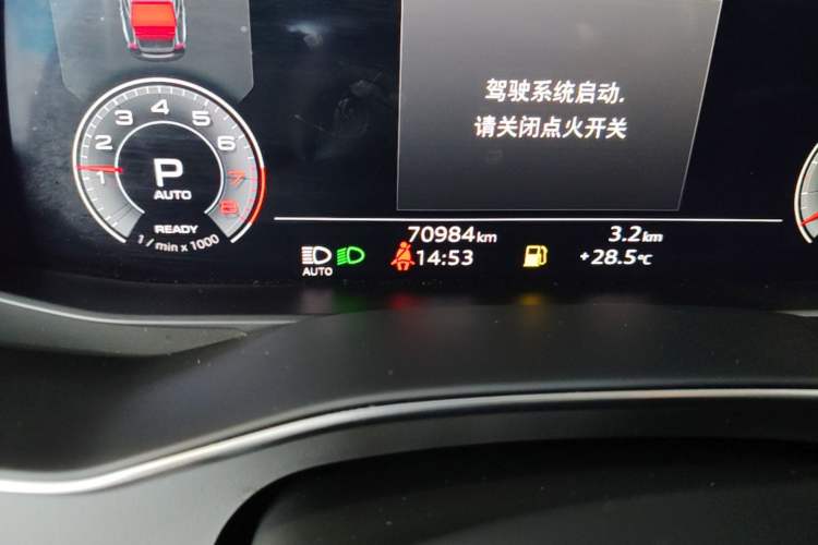 Used Audi A6L 2023 45 TFSI Prestige Dynamic Edition Odometer Close Up