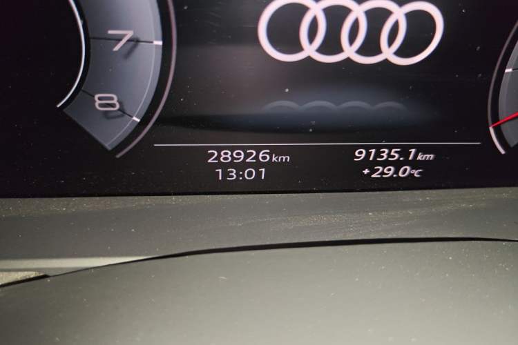 Used Audi A6L 2023 Revised 40 TFSI Luxury Dynamic Edition Odometer Close Up