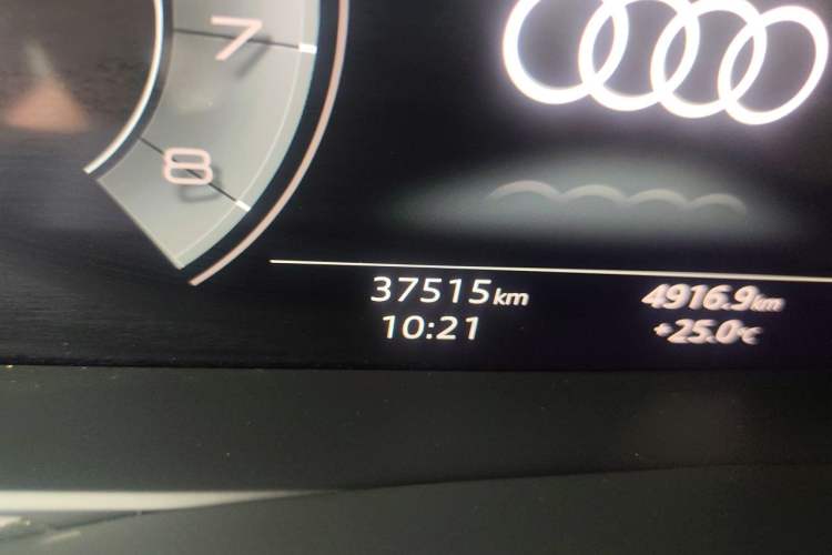 Used Audi A6L 2023 55 TFSI quattro Prestige Dynamic Edition Odometer Close Up