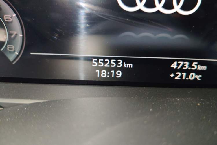 Used Audi A6L 2023 Revised 40 TFSI Luxury Dynamic Edition Odometer Close Up