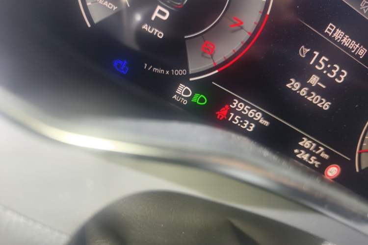 Used Audi A6L 2023 Updated 55 TFSI quattro Prestige Edition Odometer Close Up