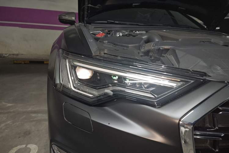 Used Audi A6L 2023 Revised Edition 45 TFSI quattro Prestige Dynamic Version Right Front Headlight