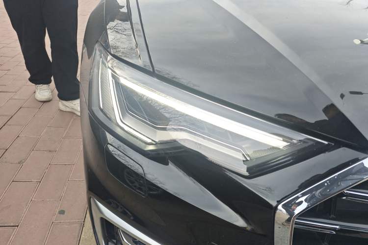 Used Audi A6L 2023 Revised Edition 45 TFSI quattro Prestige Dynamic Version Right Front Headlight
