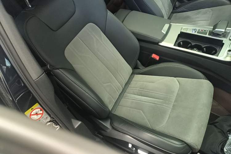 Used Audi A6L 2023 40 TFSI Luxury Dynamic Model Right Front Seat