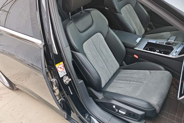 Used Audi A6L 2023 45 TFSI Prestige Dynamic Edition Right Front Seat
