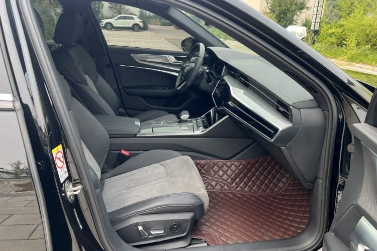 Used Audi A6L 2023 40 TFSI Luxury Dynamic Model Right Front Seat