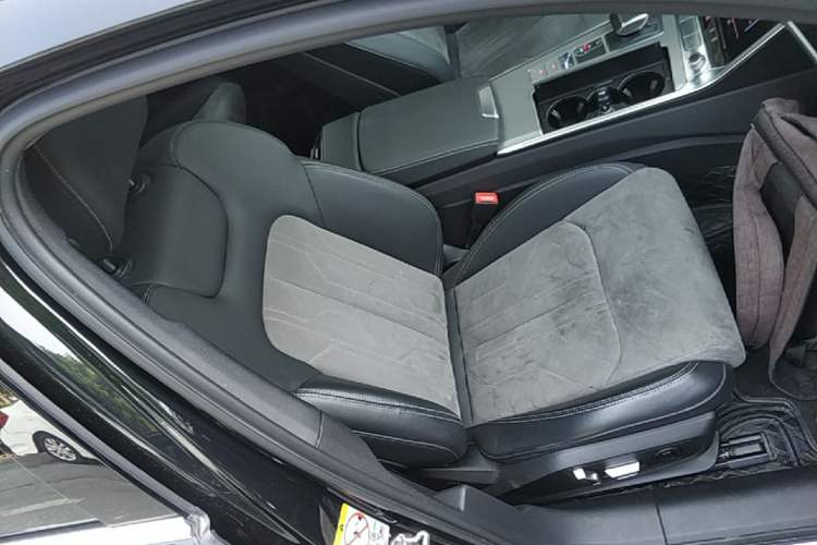 Used Audi A6L 2023 Revised 40 TFSI Luxury Dynamic Edition Right Front Seat