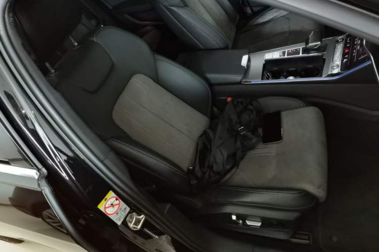 Used Audi A6L 2023 40 TFSI Luxury Dynamic Model Right Front Seat